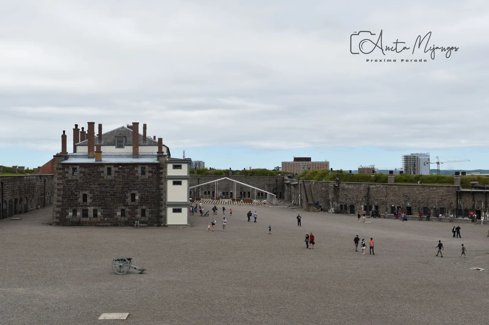 Patio interior y edificios de la Ciudadela de Halifax