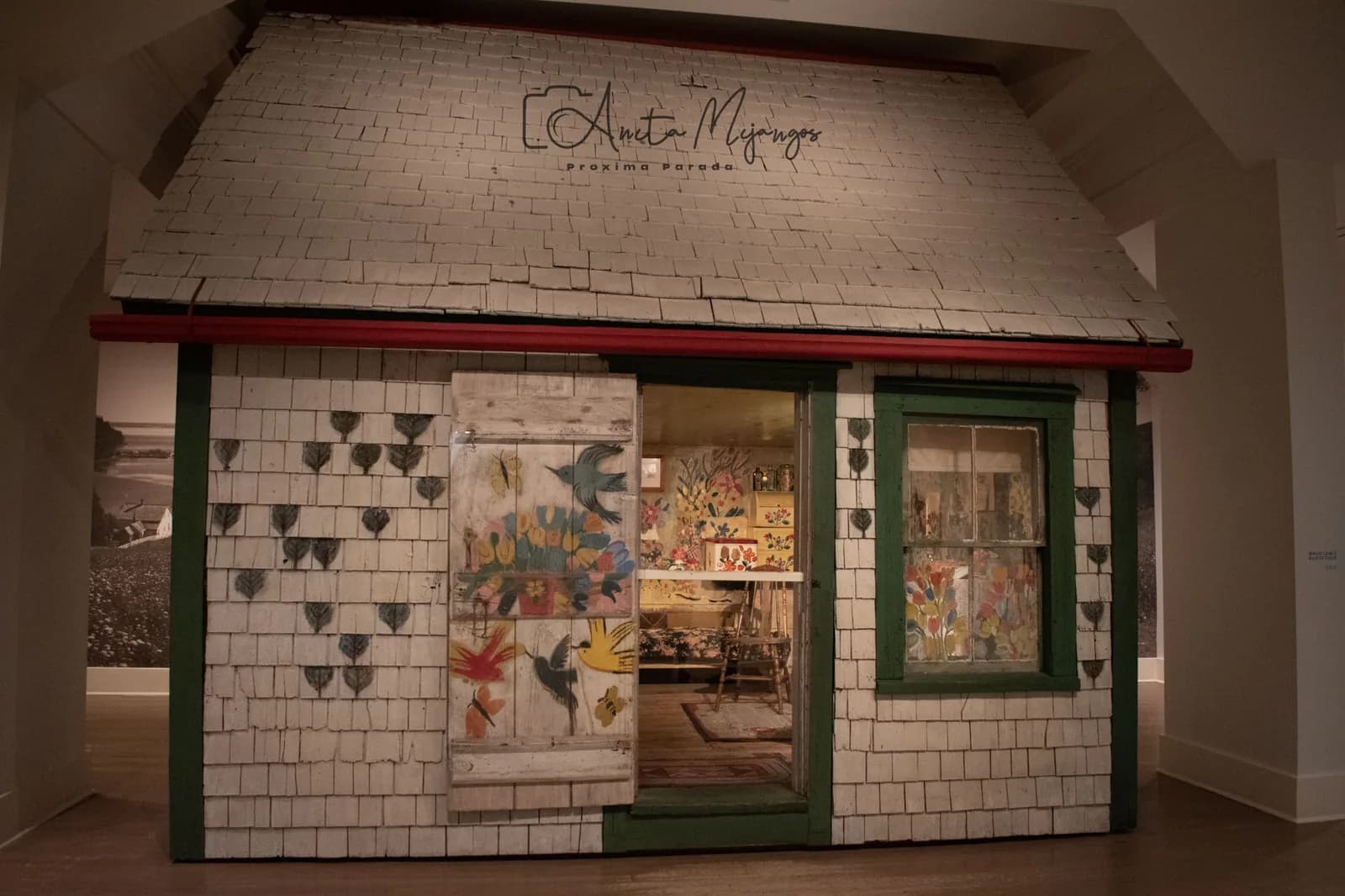 Casa pintada de Maud Lewis dentro de la Galería de Arte de Nueva Escocia