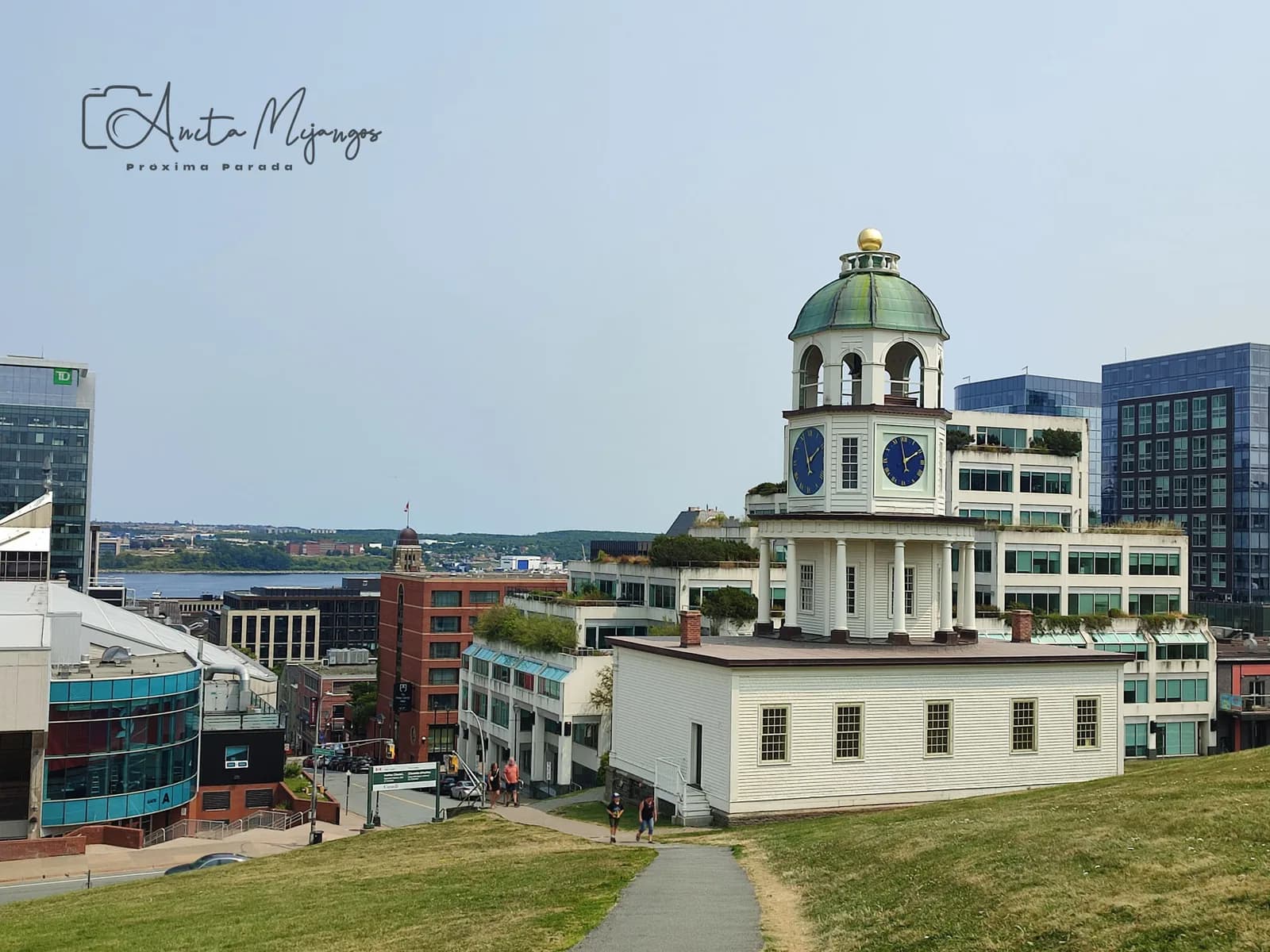 Antigua Torre del Reloj y centro de Halifax