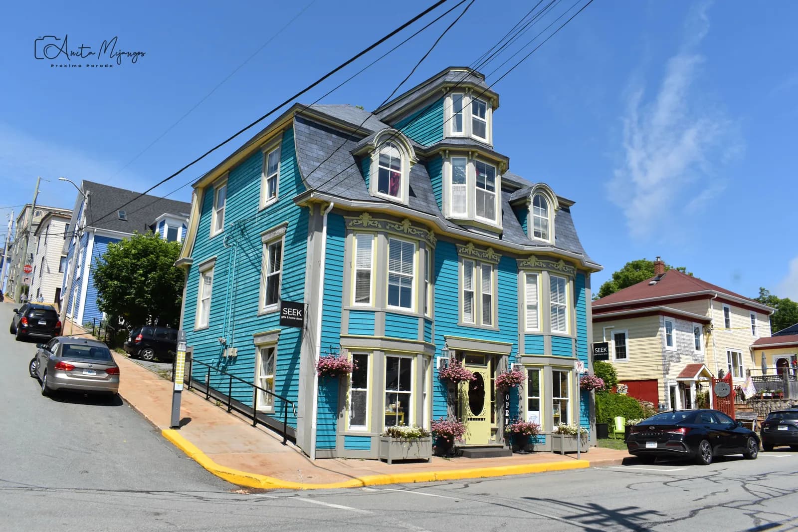 Casa azul de estilo tradicional en Lunenburg