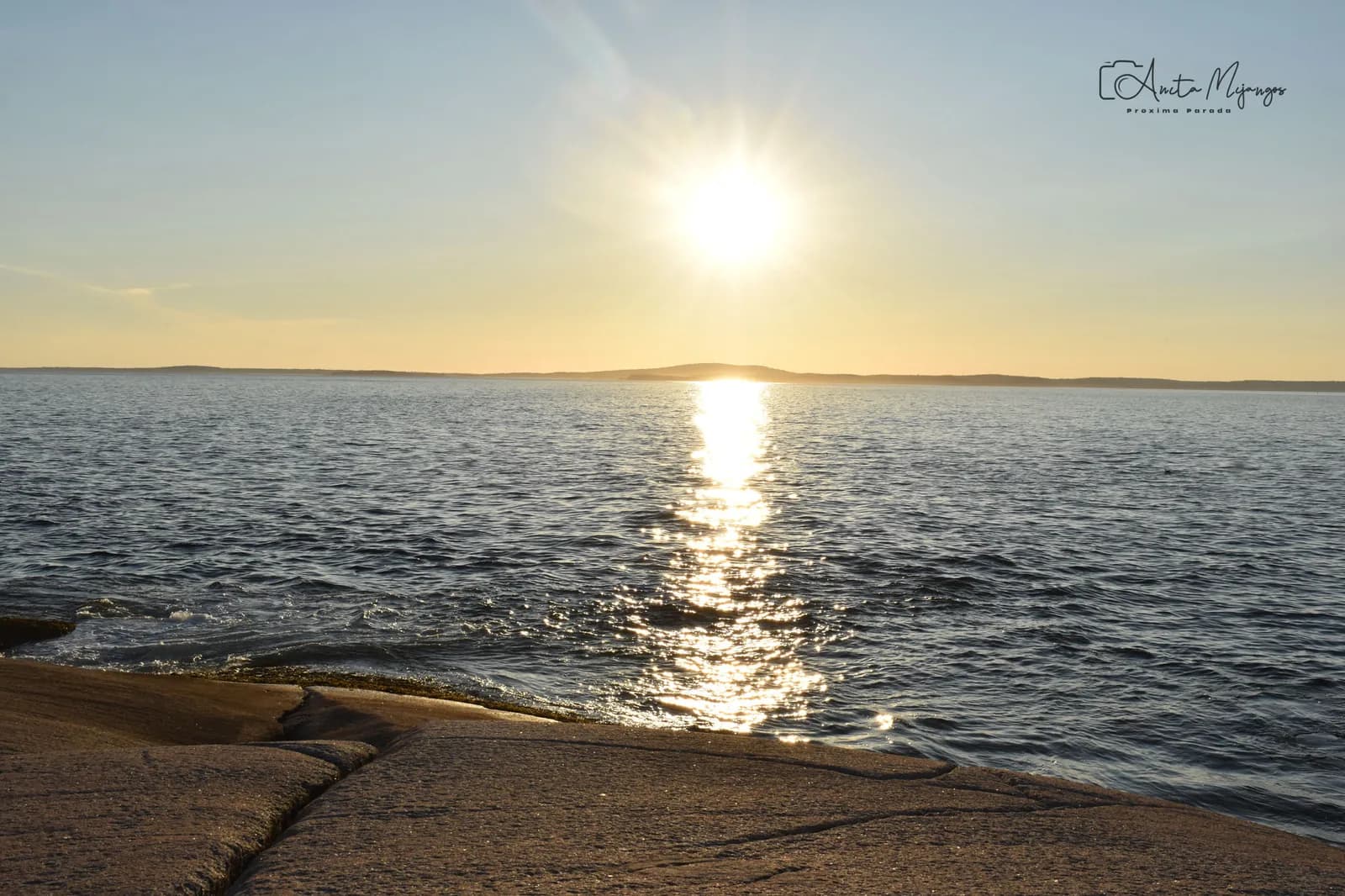 Sol reflejado sobre el océano