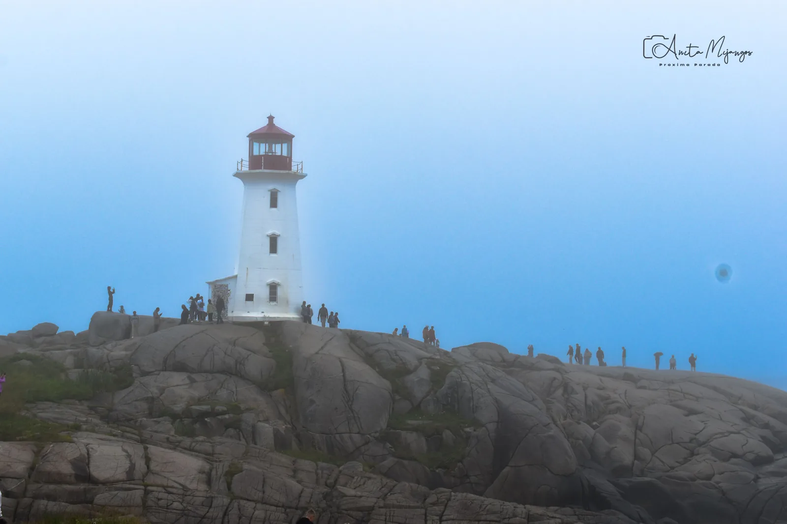 Faro de Peggy’s Cove sobre las rocas